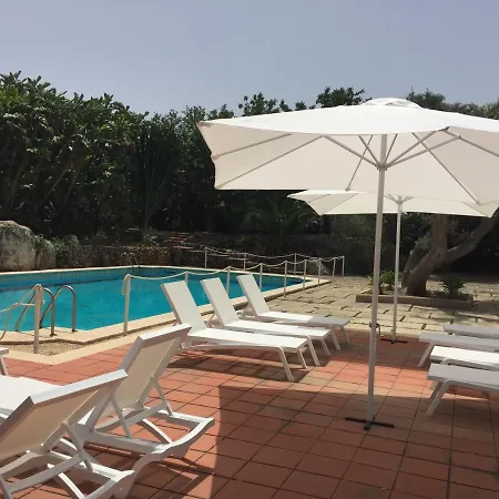 Isola Charm - A Historic Near Punta Del Pero Bed & Breakfast
