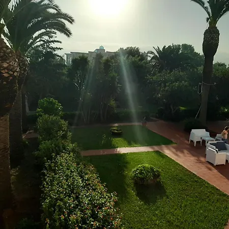 Isola Charm - A Historic Near Punta Del Pero Bed & Breakfast Syracuse