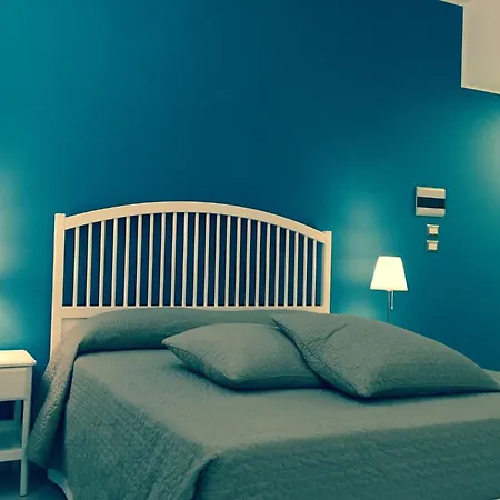 Isola Charm - A Historic Near Punta Del Pero 2* Syracuse