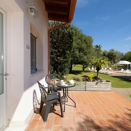 Isola Charm - A Historic Near Punta Del Pero Bed & Breakfast Syracuse