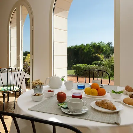 Bed & Breakfast Isola Charm - A Historic Near Punta Del Pero