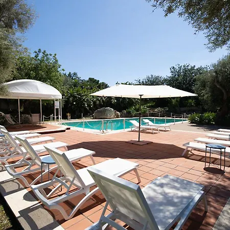 Bed & Breakfast Isola Charm - A Historic Near Punta Del Pero 2*
