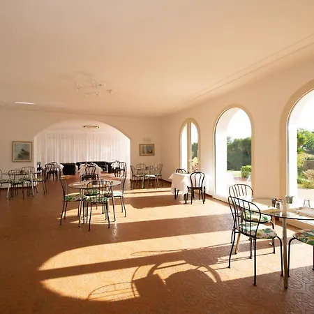 Isola Charm - A Historic Near Punta Del Pero Syracuse