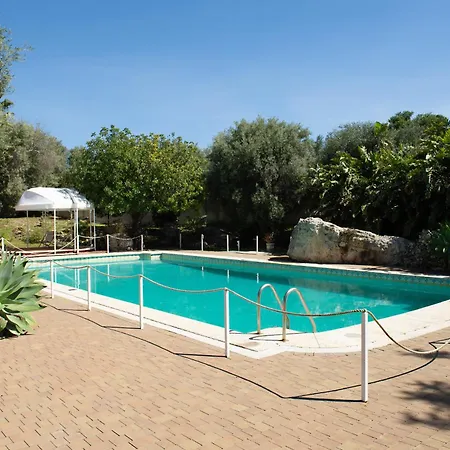 Isola Charm - A Historic Near Punta Del Pero 2*