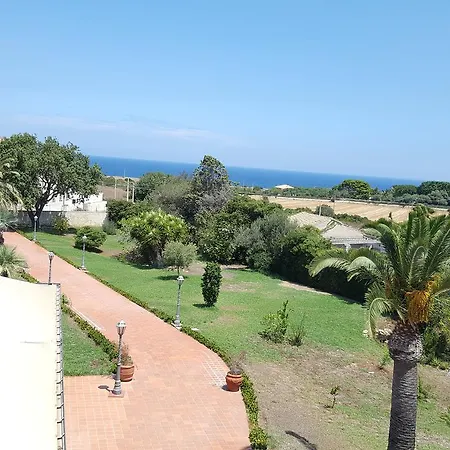 Isola Charm - A Historic Near Punta Del Pero Syracuse