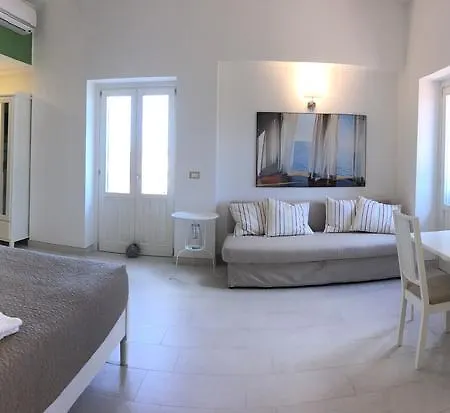 Isola Charm - A Historic Near Punta Del Pero 2* Syracuse